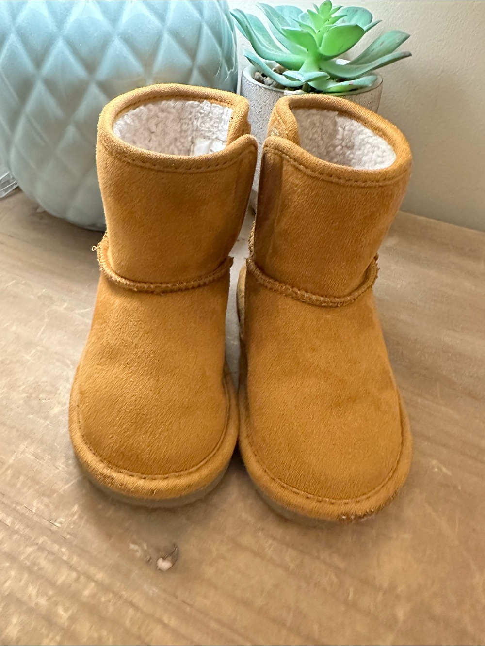 Joe Fresh Baby Girl Size 6 Sherpa Lined Boots